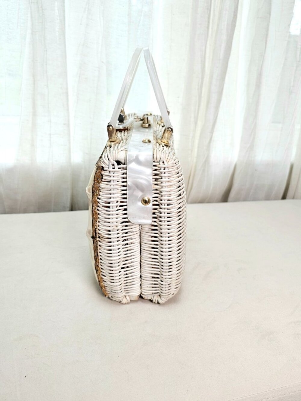 Vintage Atlas of Hollywood Wicker Seashell Bag White Lucite Handle 1950s 60s - Picture 3 of 16
